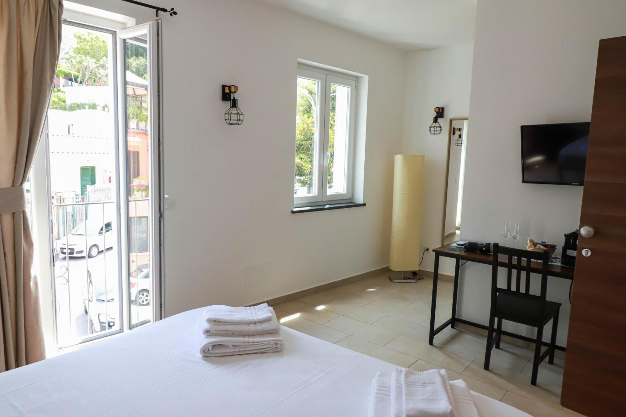 Eg Apartments - Forio D'Ischia Eksteriør billede